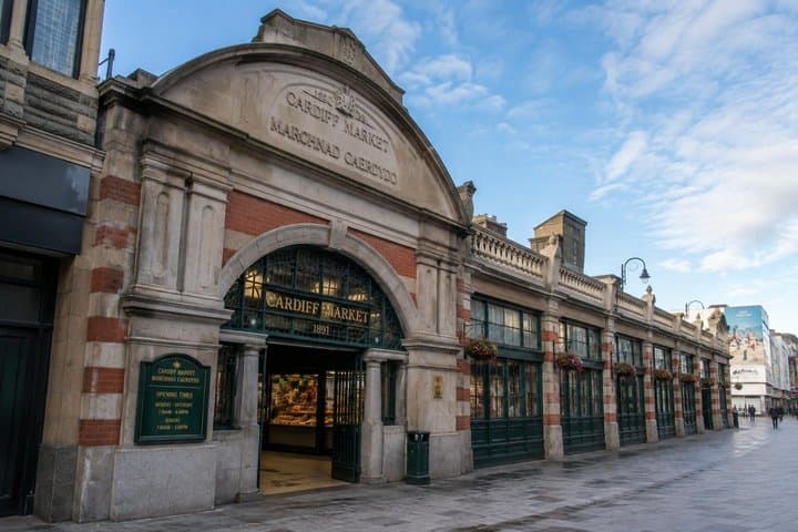 Self-Guided Podcast Tour Cardiff: Glass Roofs and Gothic Dreams