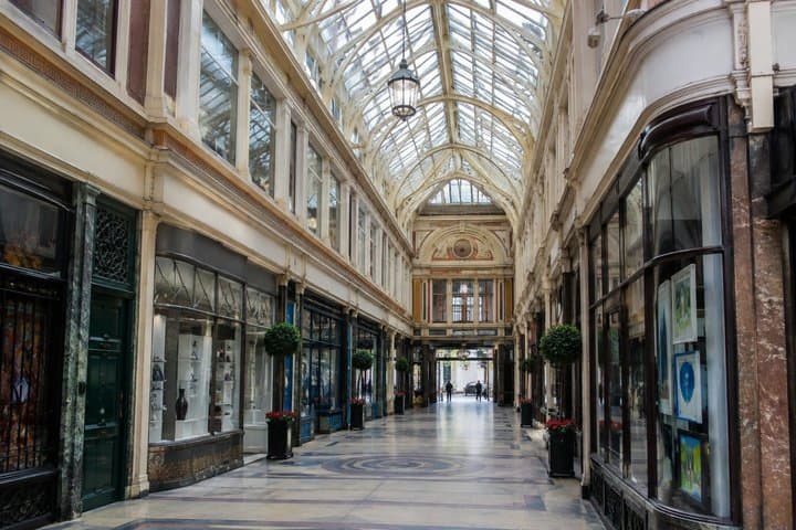 Self-Guided Podcast Tour Cardiff: Glass Roofs and Gothic Dreams