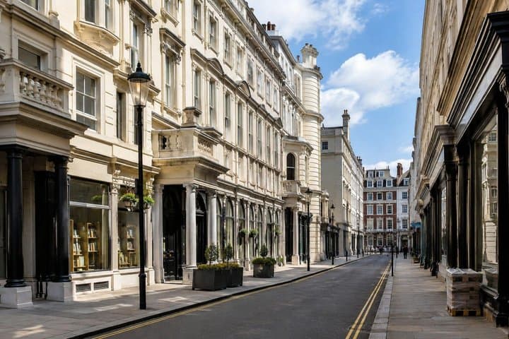 Podcast Tour Londons Cinematic Soul From Grindhouse to Grandeur