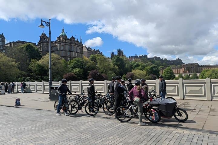 Edinburgh Acropolis and Gin Distillery EBike Tour