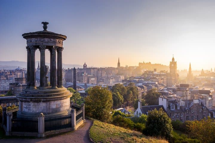 Edinburgh Acropolis and Gin Distillery EBike Tour