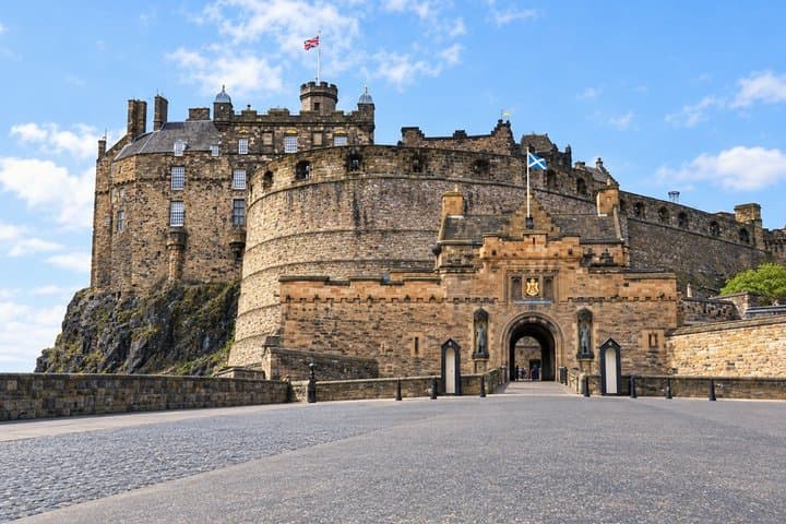 Self-Guided Podcast Tour Edinburgh: The Royal Miles Hidden Spine