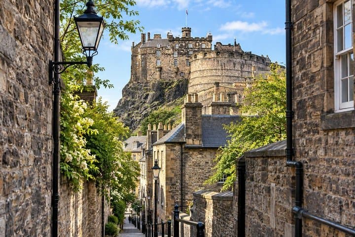 Self-Guided Podcast Tour Edinburgh: The Royal Miles Hidden Spine