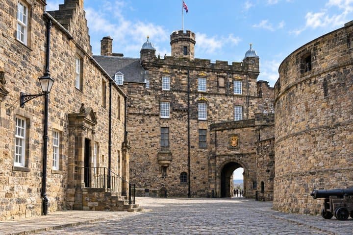 Self-Guided Podcast Tour Edinburgh: The Royal Miles Hidden Spine