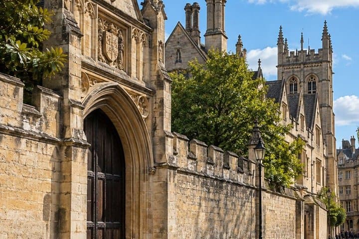 Self-Guided Podcast Tour Oxford: The Architecture of Ambition