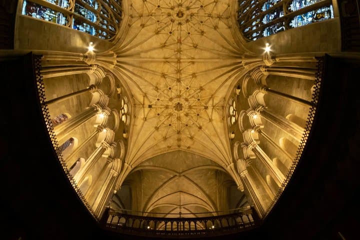 London Windsor Castle Stonehenge and Historic Winchester Day Tour