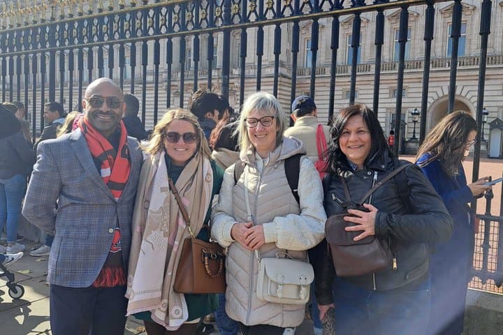 German London : Changing of the Guard with Buckingham Palace