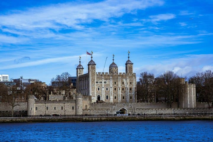 London Day Tour Including Lunch Cruise