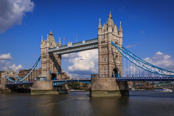 London Day Tour Including Lunch Cruise