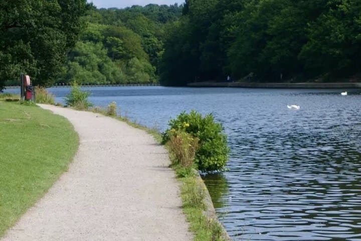 Roundabout Roundhay Park: A Self-Guided Step-Free Tour