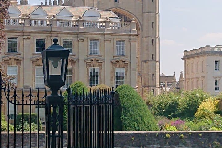 The Most Entertaining Tour of Cambridge by An Ex-Student