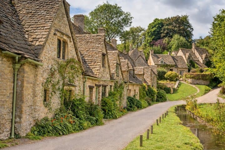 Full Day Cotswolds Tour & Shakespeare's Stratford From London