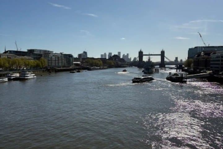 Pool of London Self Guided Walking Tour