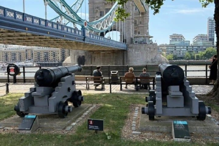 Pool of London Self Guided Walking Tour