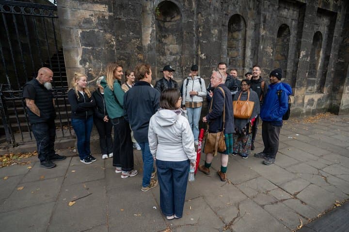 Edinburgh Darkside Ghost Tour of Mysteries and Murder and Legends