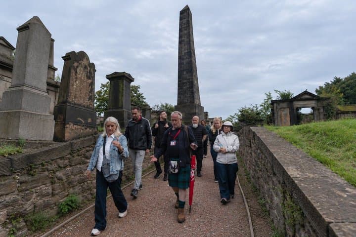 Edinburgh Darkside Ghost Tour of Mysteries and Murder and Legends