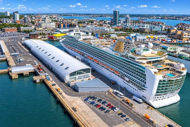 Southampton Cruise Port to London Private Transfer for up to 8