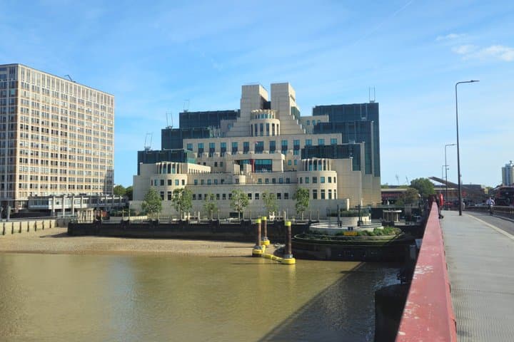 London: Spies and Spying Private Walking Tour