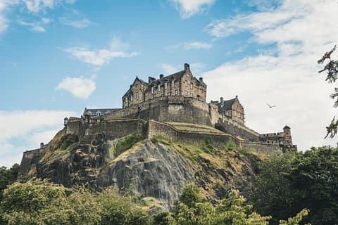 Private Edinburgh Tour for Families with a Local, 100% Personalized