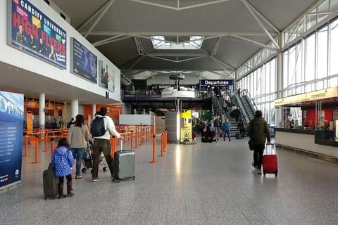 Private Bristol Departure Transfer - Hotel / Accommodation to Airport