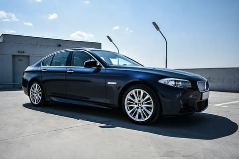 Private transfers between London Heathrow - London City Airports
