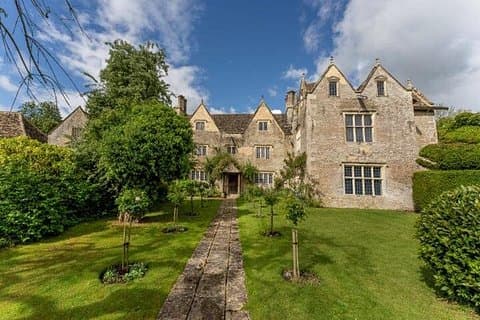 Explore the History & Art of William Morris at Kelmscott Manor