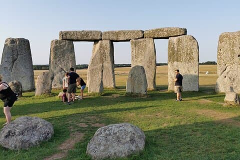 Private Tour to Stonehenge and Windsor Castle with Driver & Guide