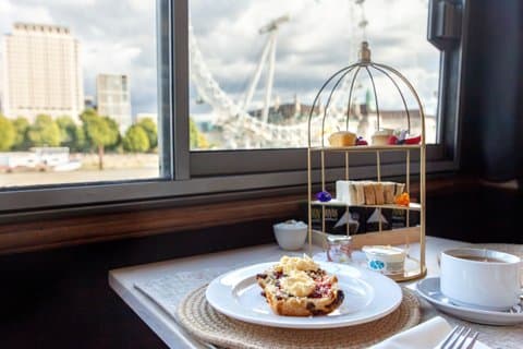 London River Thames Cruise with Afternoon Tea or Dinner