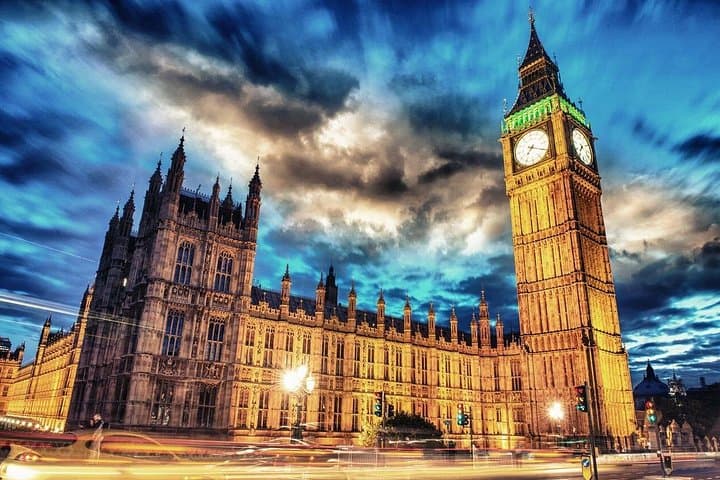 Londhttps://media-cdn.tripadvisor.com/media/attractions-splice-spp-720x480/0a/e4/3f/4f.jpgon By Night