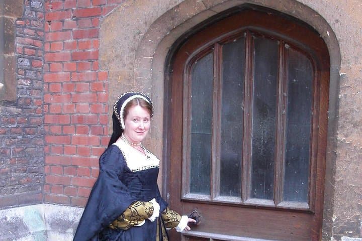 Hampton Court Palace Private Tour - Secrets of Henry VIII