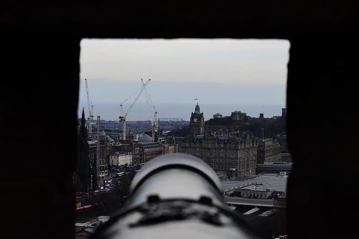 Private Edinburgh Tour for Families with a Local, 100% Personalized