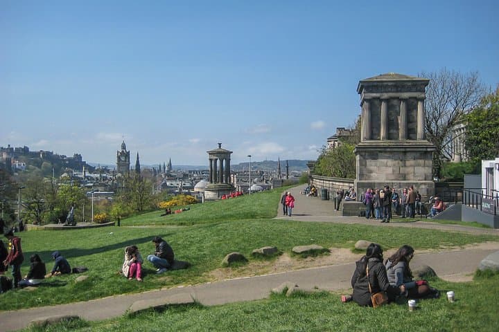 Private Edinburgh Tour for Families with a Local, 100% Personalized