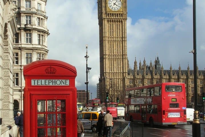 Private Walking Tour of London with licensed guide with central Hotel Pick Up