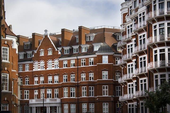 Private Walking Tour of London with licensed guide with central Hotel Pick Up