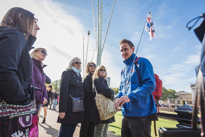 Entertaining Tour Guide