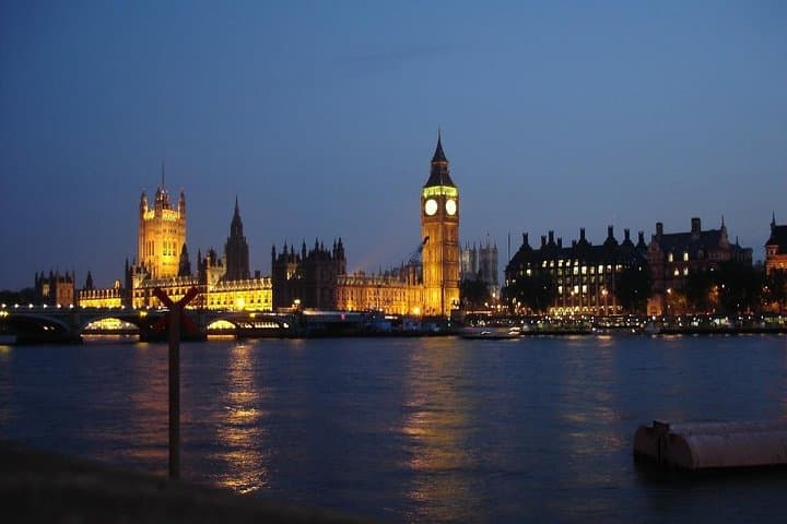 Half Day London Tour by Public Transportation