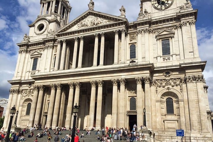 7 Day Private Tour of London with Host Family Accommodation