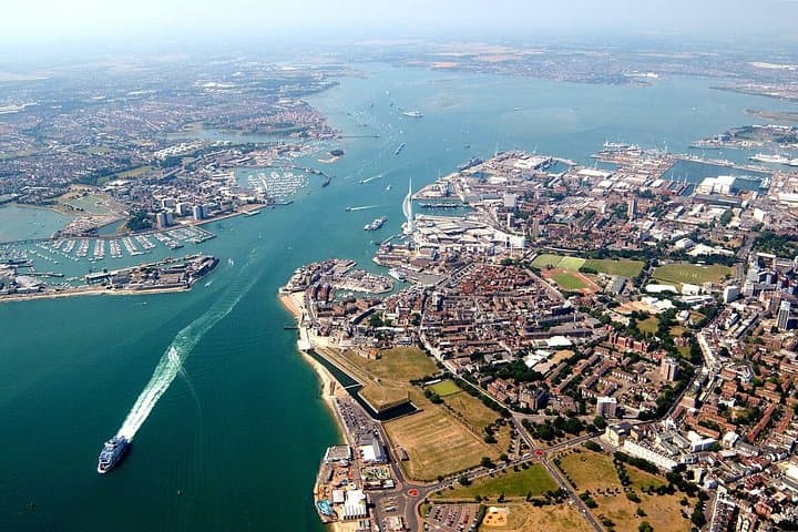 Private transfers to/from Portsmouth Int'l Port and London Heathrow Airport