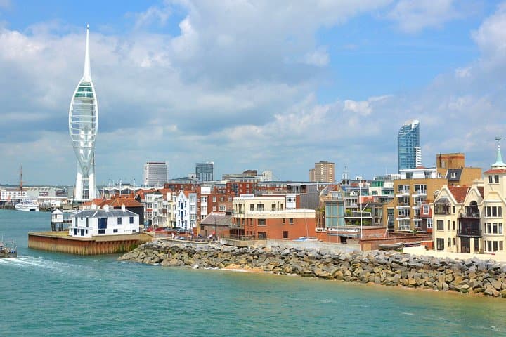 Private transfers to/from Portsmouth Int'l Port and London Heathrow Airport