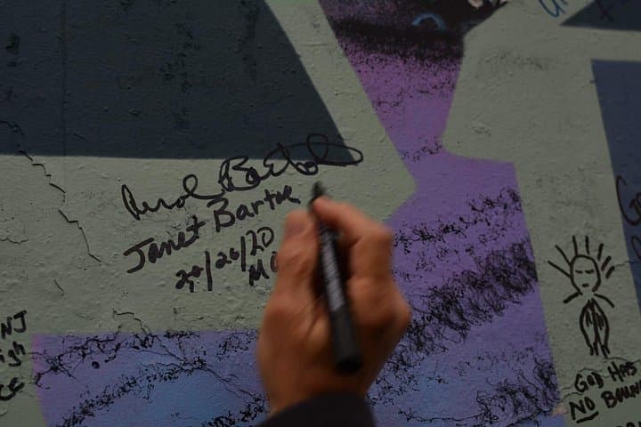 sign the wall