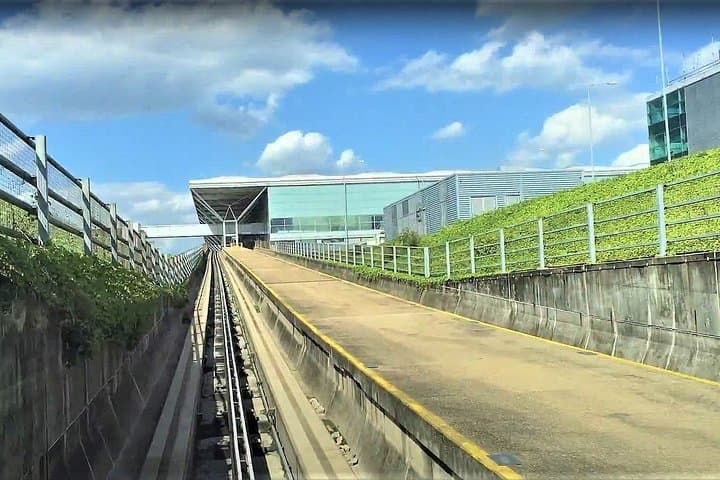 London Stansted Airport Private Transfers to/from London (Postcode SW5 to SW11)