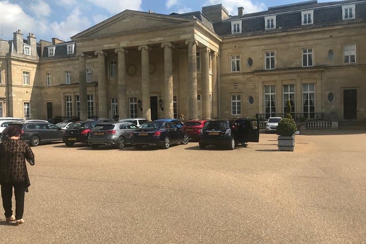 Private Transfers London Heathrow to Southampton Cruise Terminal via Stonehenge