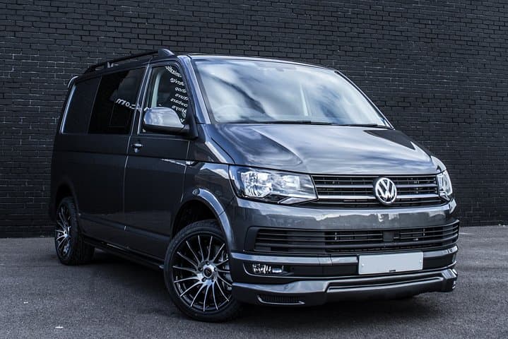 Private transfers between London Heathrow - London City Airports