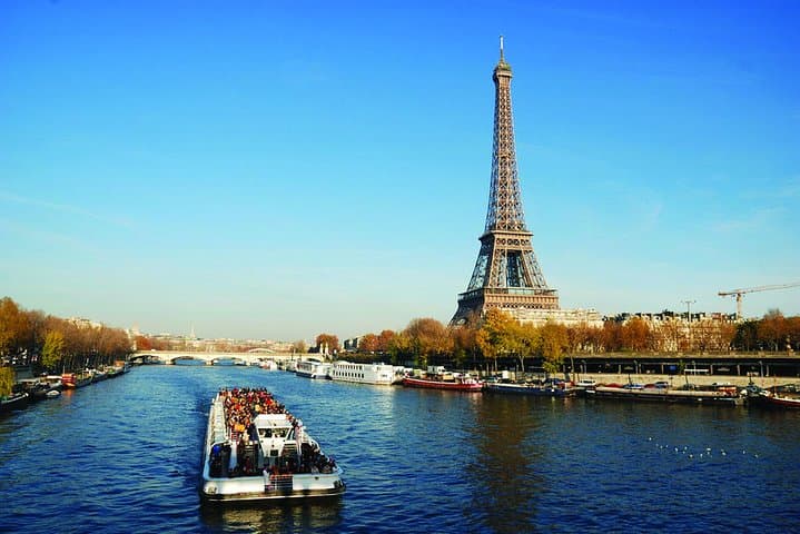Paris Tour via Eurostar, with Seine Cruise and Travelcard