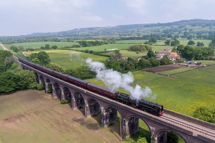 Cotswold & Shakespeare Country Tour in Executive Luxury Vehicle Private
