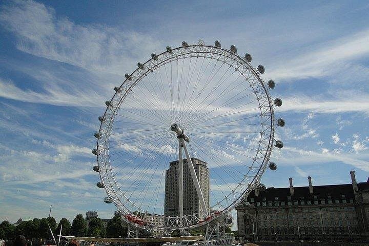London Full Day Private Tour by Walking and Public Transportation