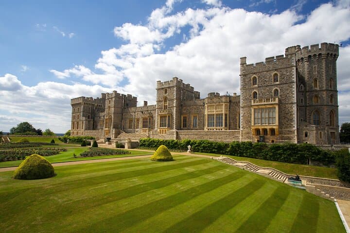 2-Day Windsor, Stonehenge, Bath & Oxford Tour Including Admission