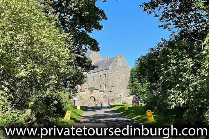 Outlander private tour – Lallybroch , Culross and Drummond Castle