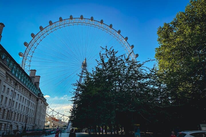 Van Gogh London Walking Tour: Art, Love and Scandals