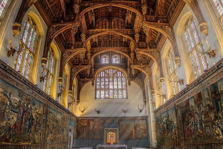 Hampton Court Palace Private Tour - Secrets of Henry VIII